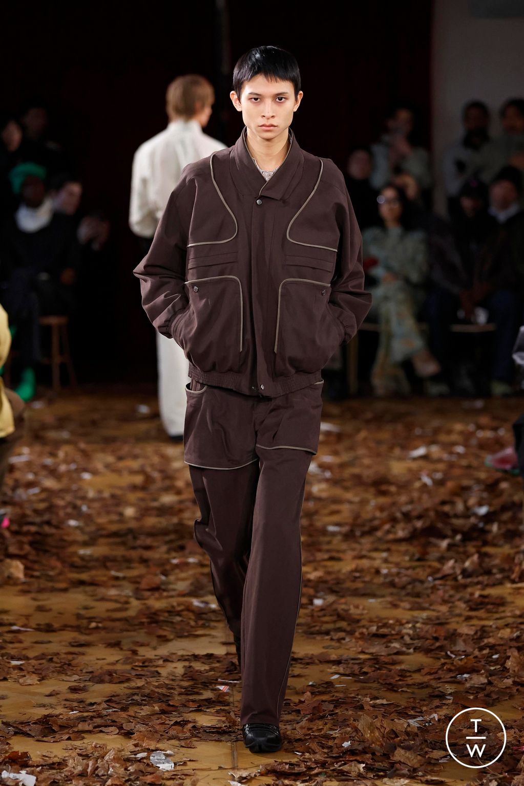 Fashion Week Paris Fall/Winter 2025 look 31 from the Kiko Kostadinov collection menswear