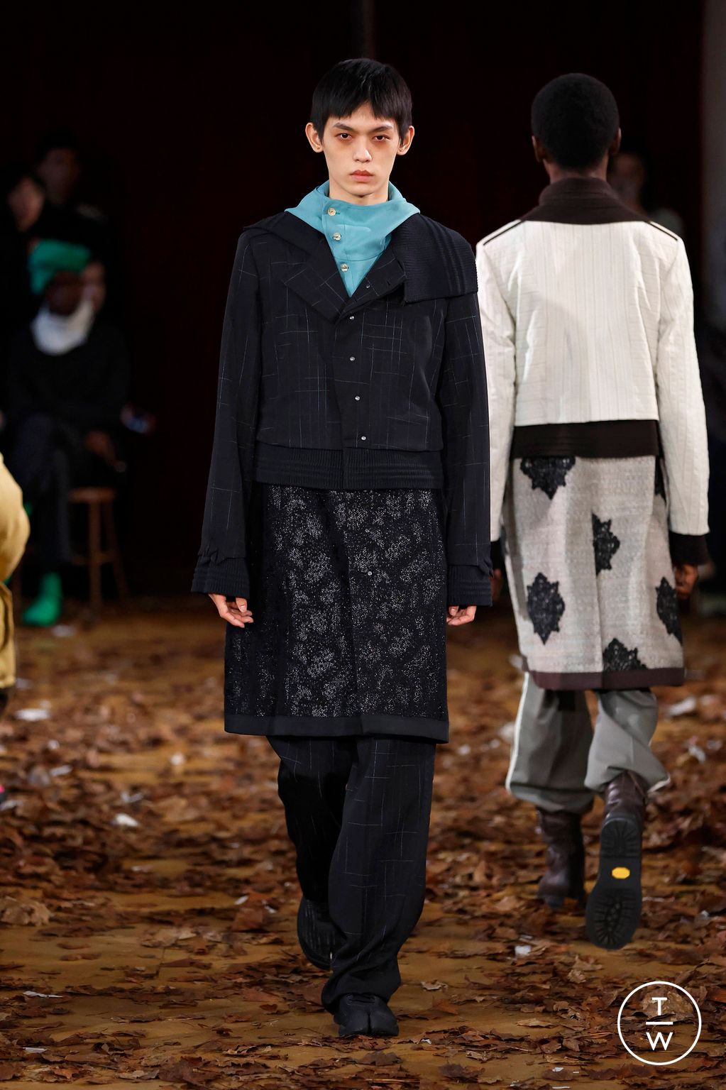 Fashion Week Paris Fall/Winter 2025 look 34 from the Kiko Kostadinov collection menswear