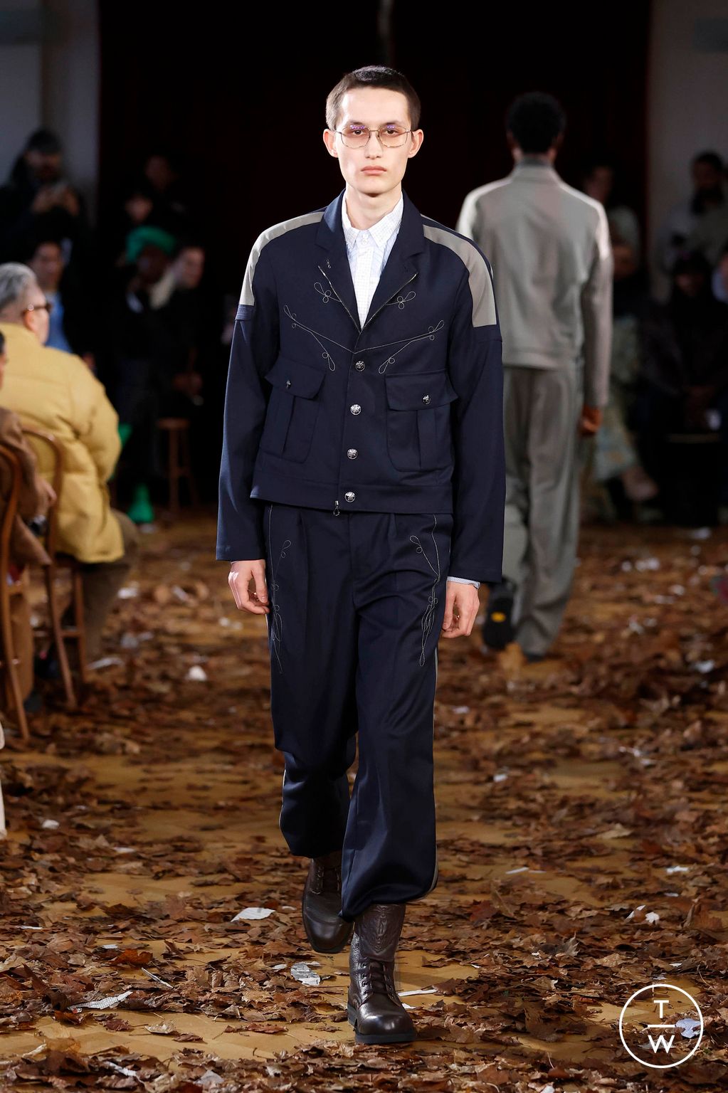 Fashion Week Paris Fall/Winter 2025 look 40 from the Kiko Kostadinov collection menswear