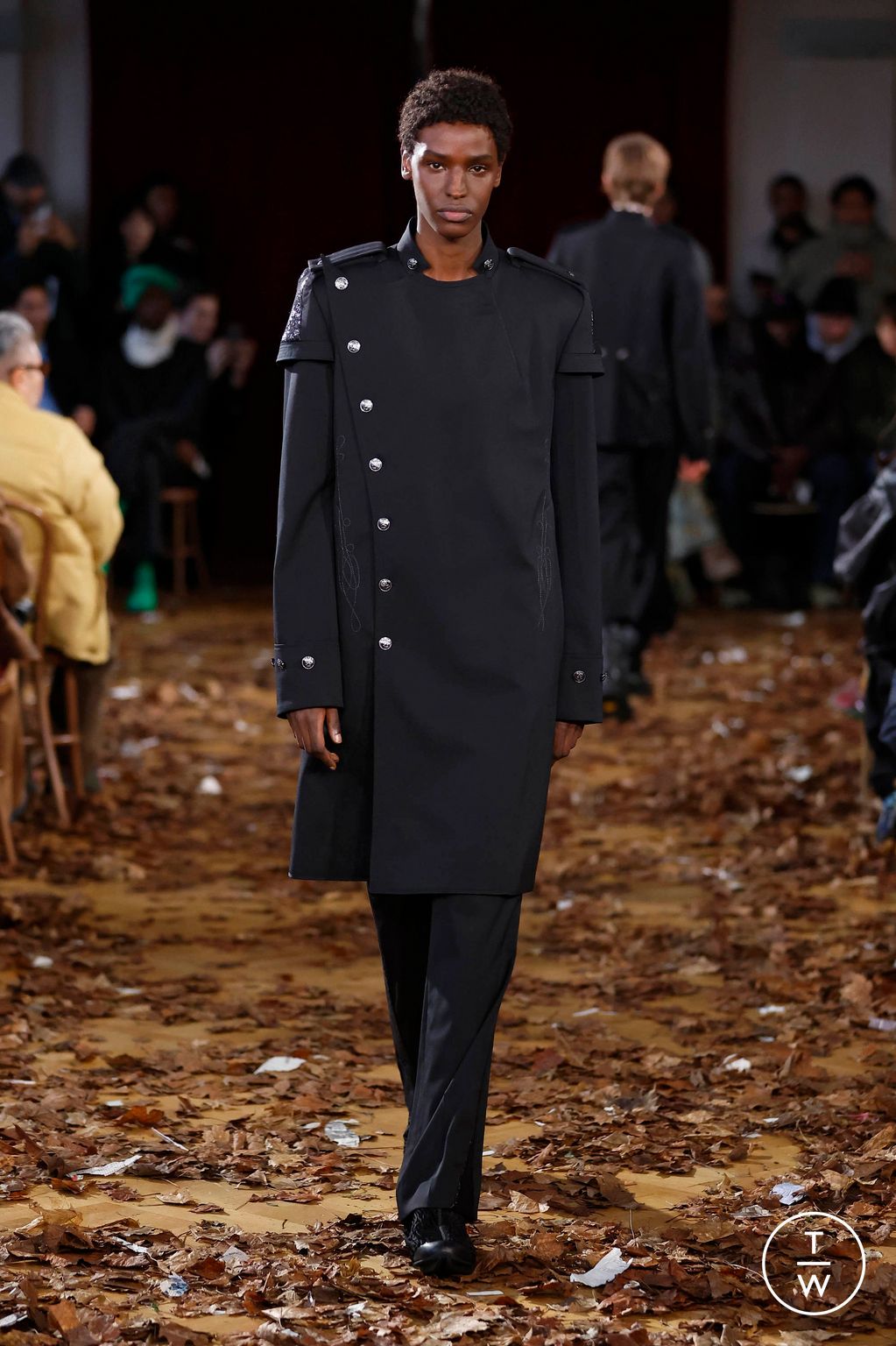 Fashion Week Paris Fall/Winter 2025 look 41 from the Kiko Kostadinov collection menswear