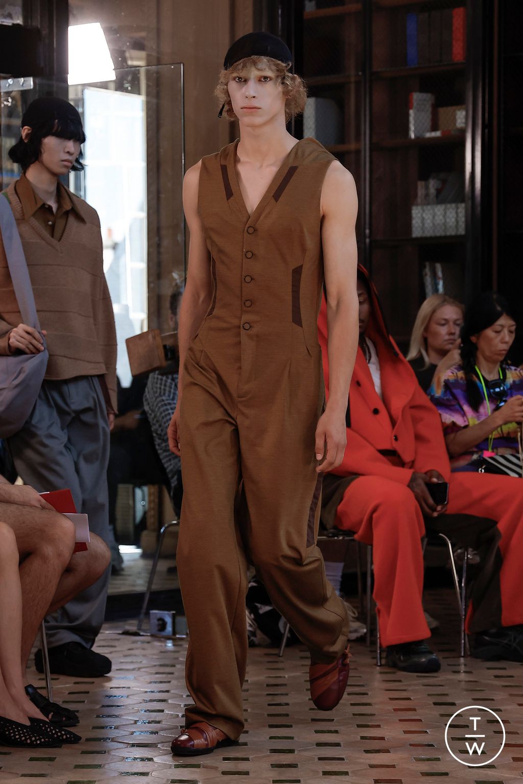 Fashion Week Paris Spring/Summer 2024 look 33 from the Kiko Kostadinov collection menswear