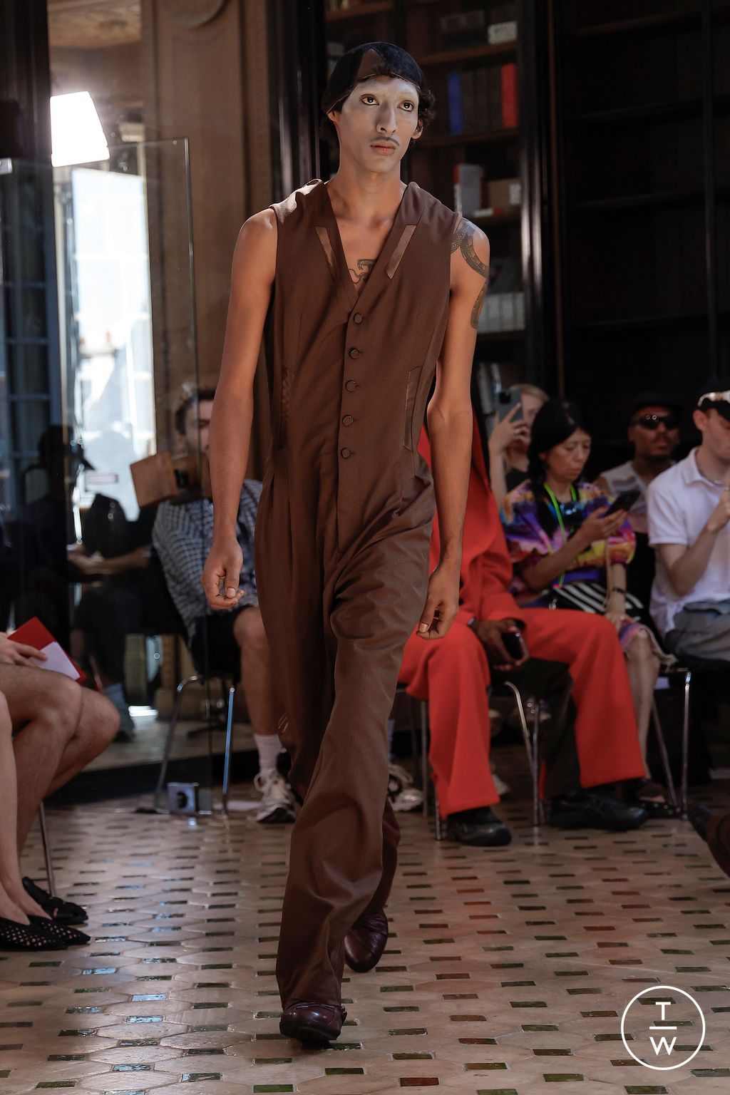 Fashion Week Paris Spring/Summer 2024 look 35 de la collection Kiko Kostadinov menswear