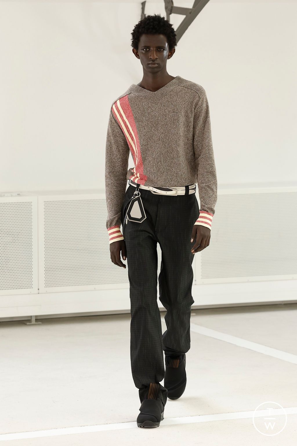 Fashion Week Paris Spring/Summer 2025 look 3 from the Kiko Kostadinov collection menswear