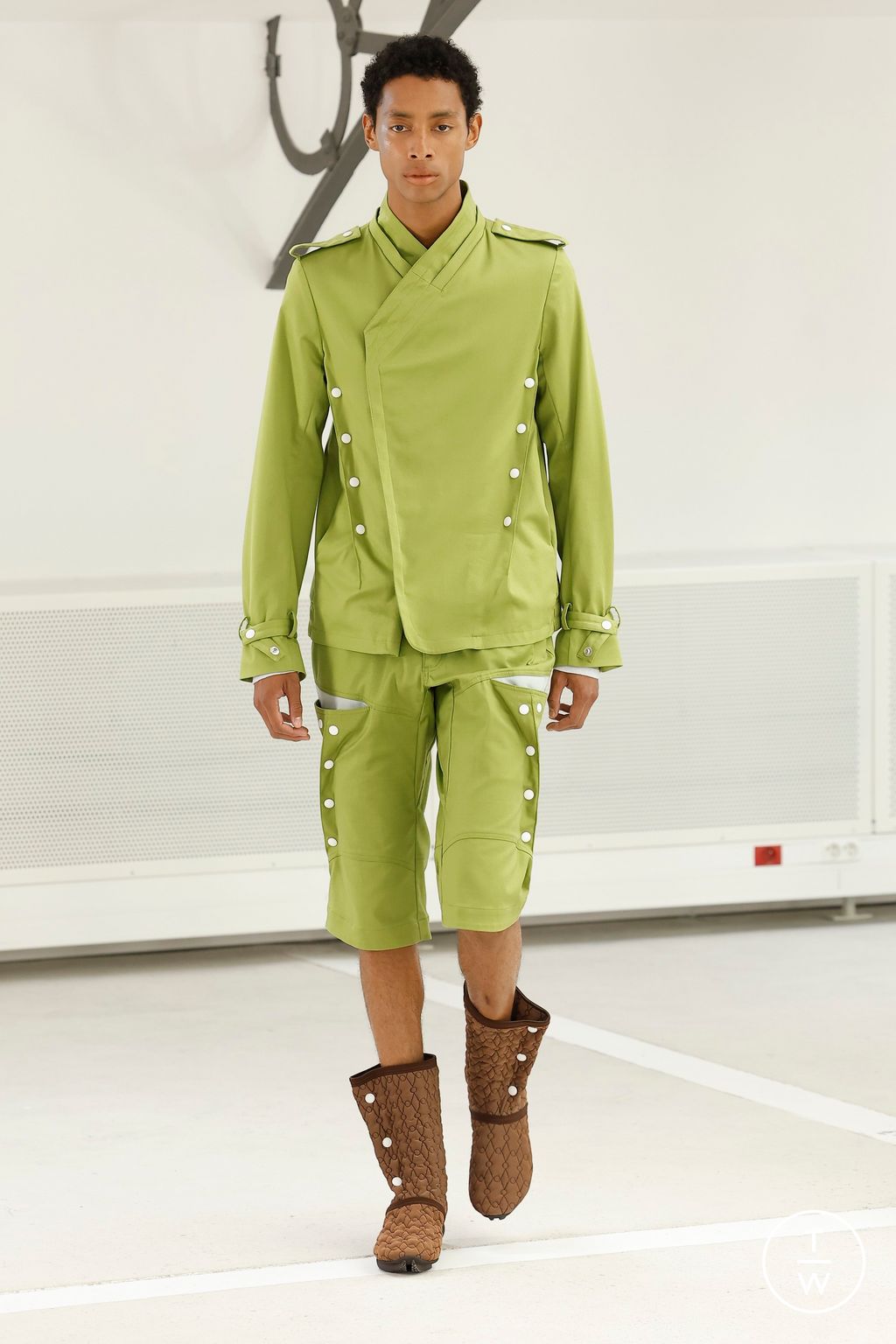 Fashion Week Paris Spring-Summer 2025 look 5 from the Kiko Kostadinov collection menswear