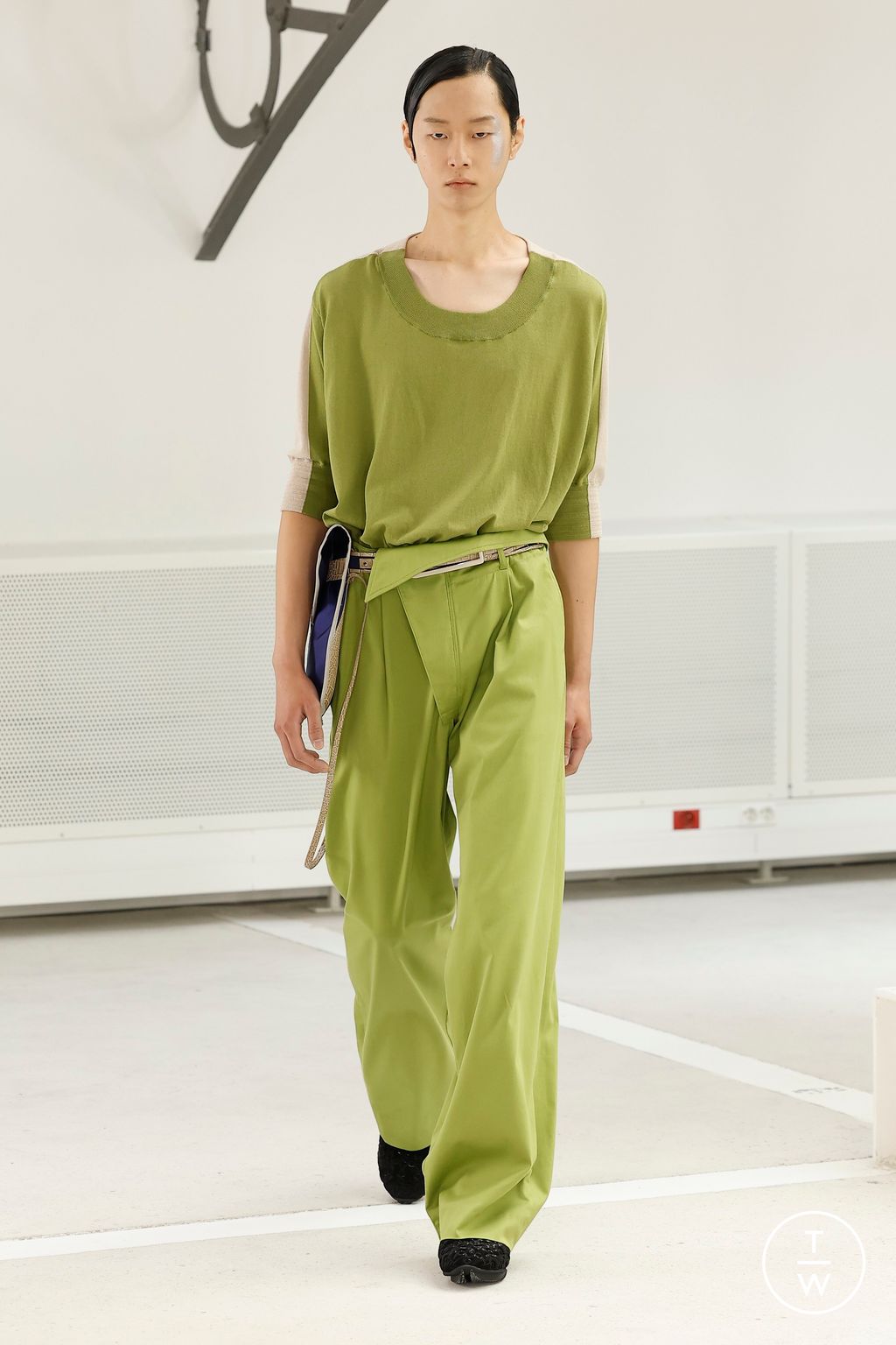 Fashion Week Paris Spring-Summer 2025 look 7 from the Kiko Kostadinov collection menswear
