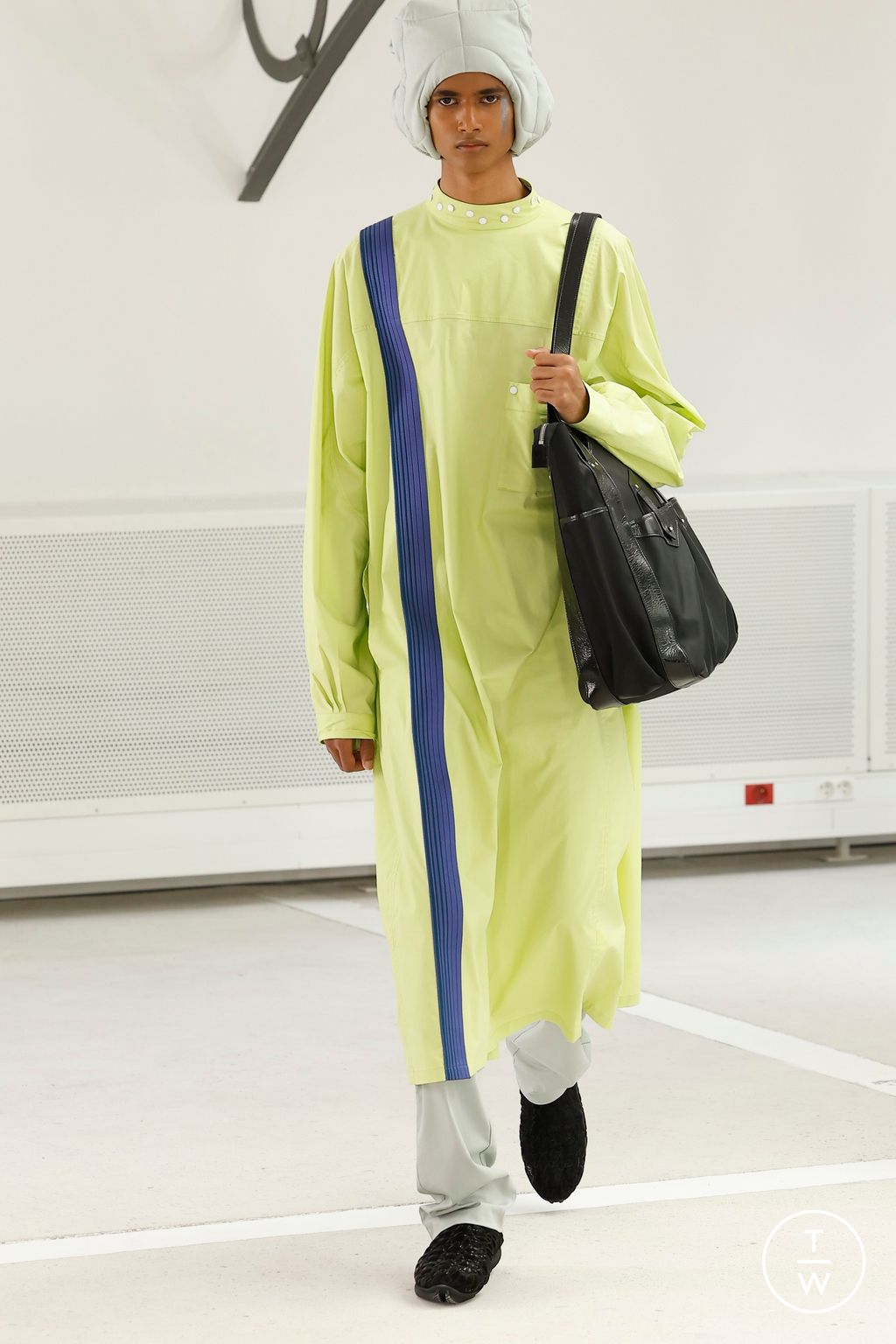 Fashion Week Paris Spring-Summer 2025 look 8 from the Kiko Kostadinov collection menswear