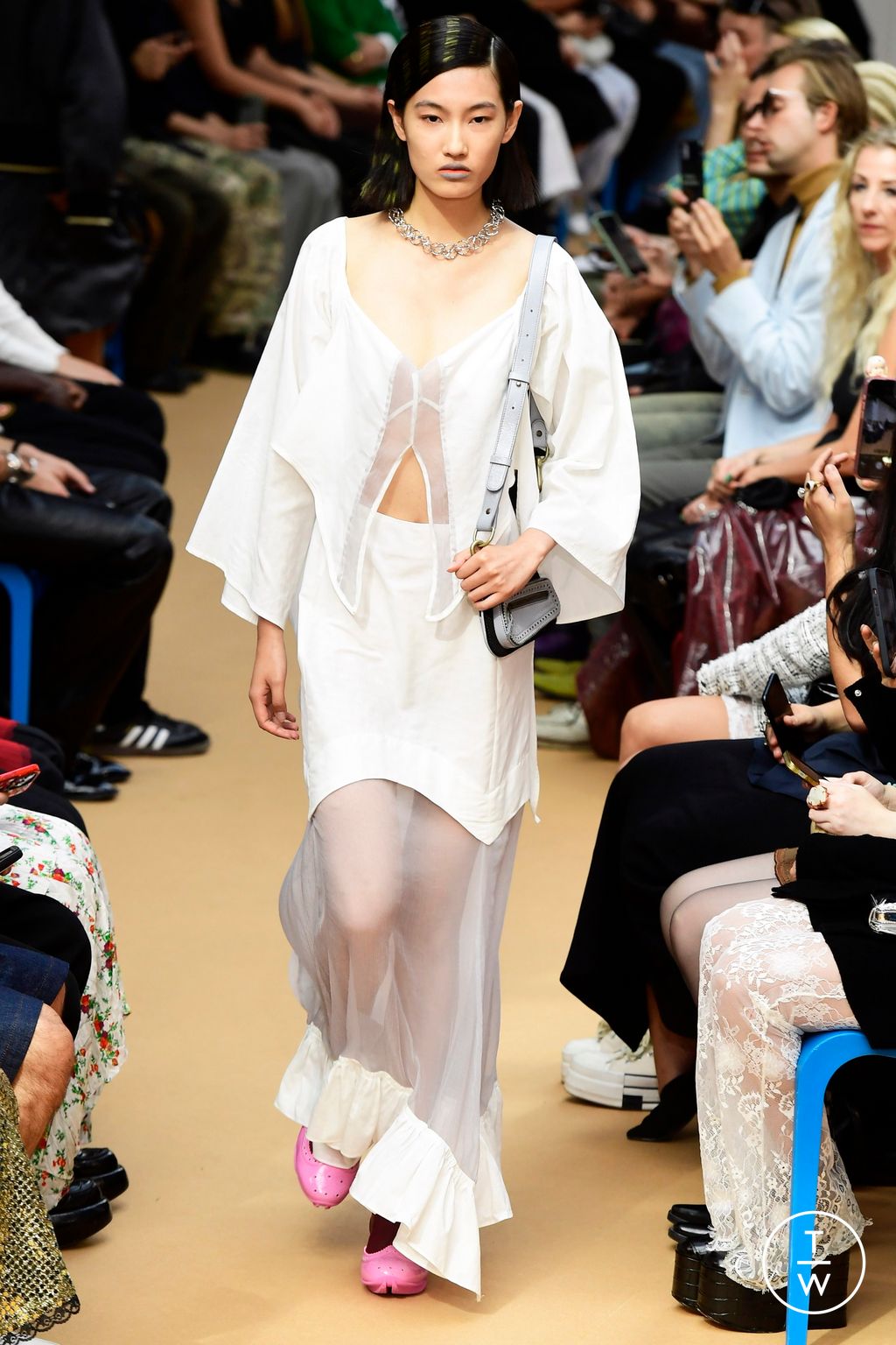 Fashion Week Paris Spring/Summer 2024 look 21 de la collection Kiko Kostadinov womenswear