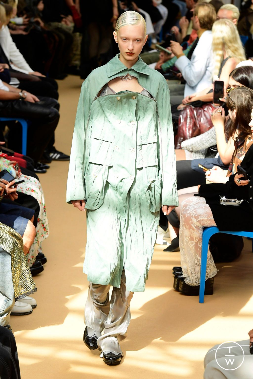 Fashion Week Paris Spring/Summer 2024 look 27 de la collection Kiko Kostadinov womenswear