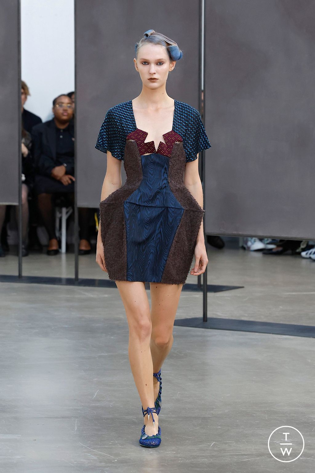 Fashion Week Paris Spring/Summer 2026 look 16 from the Kiko Kostadinov collection 女装