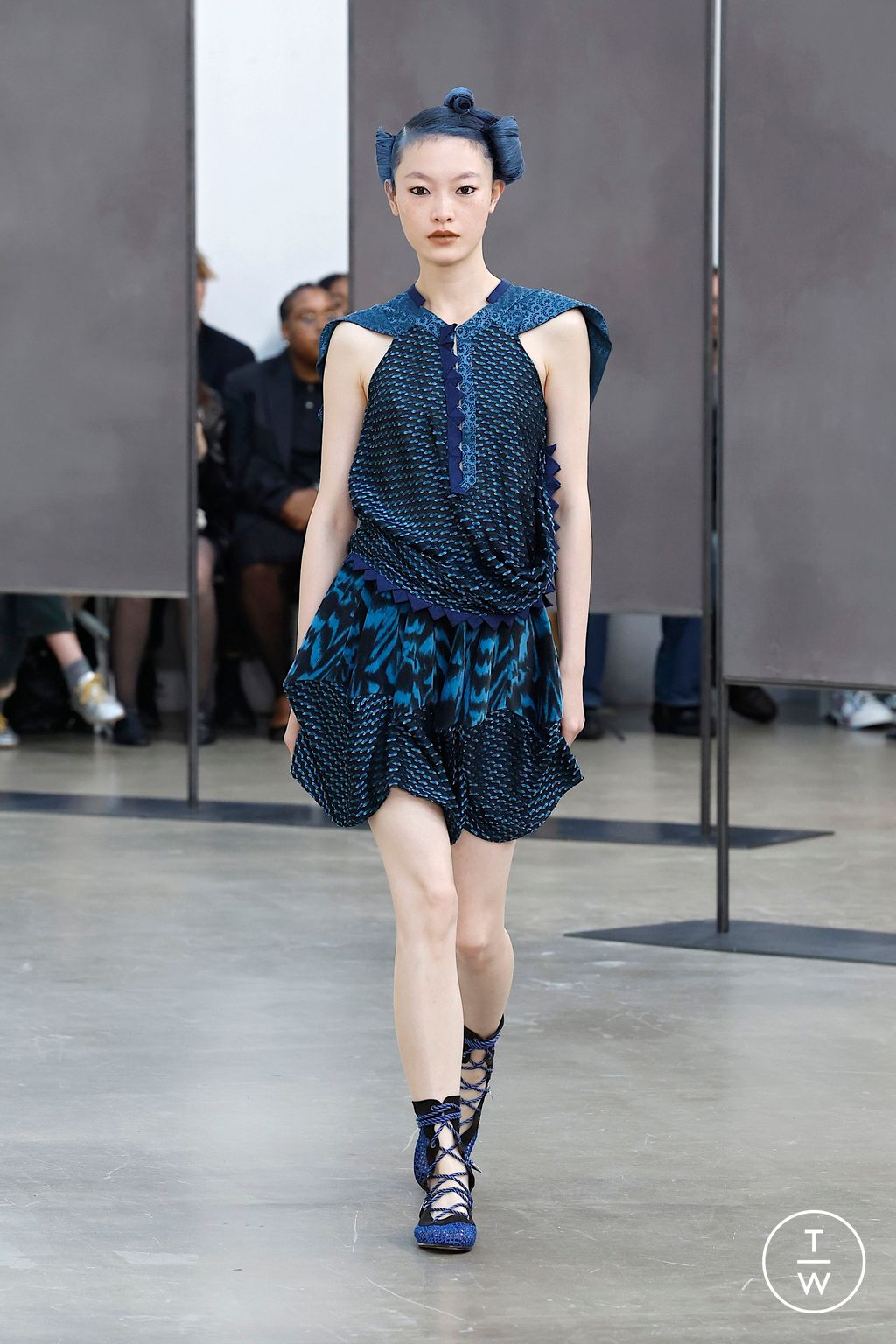 Fashion Week Paris Spring/Summer 2026 look 17 from the Kiko Kostadinov collection womenswear