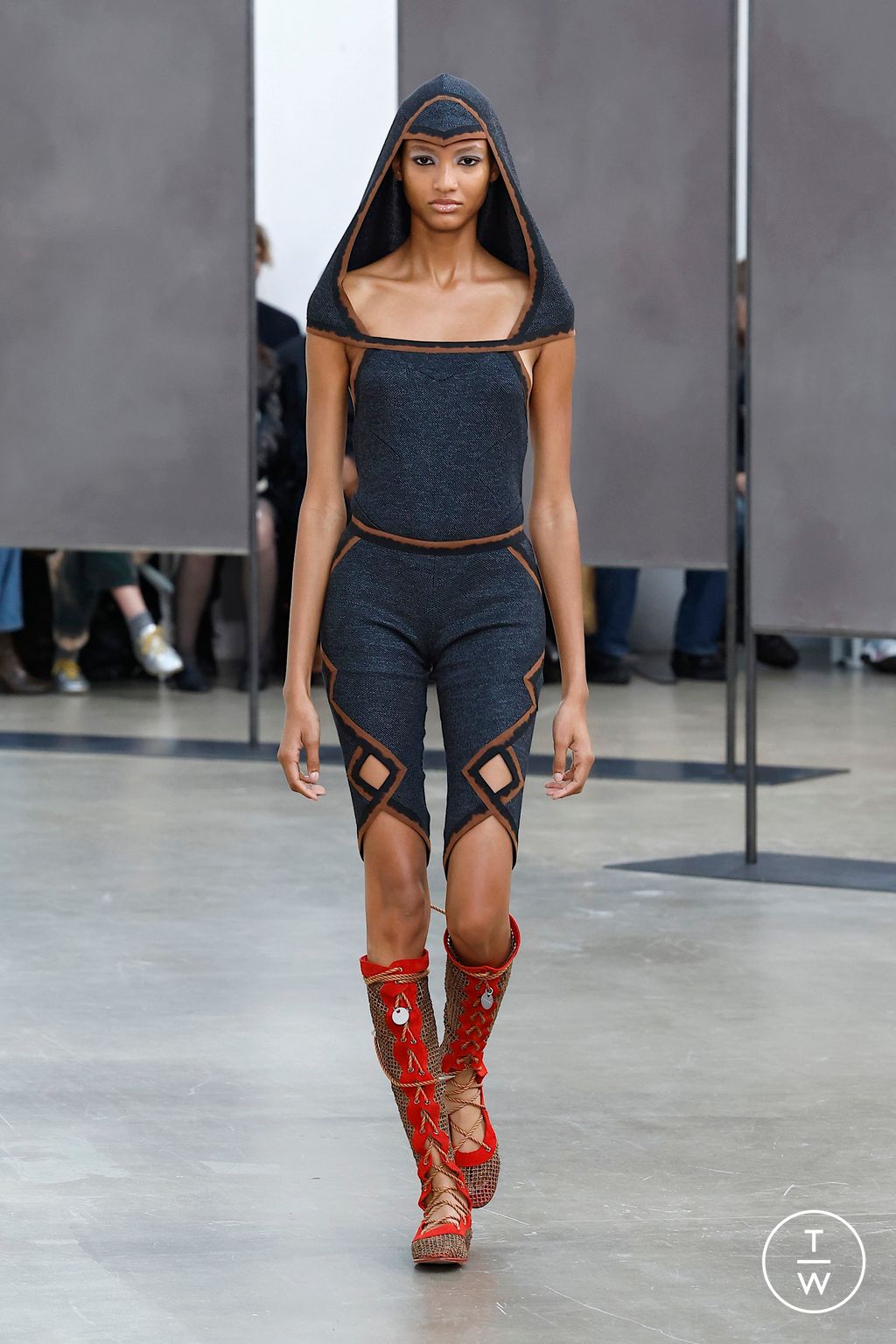 Fashion Week Paris Spring/Summer 2026 look 34 from the Kiko Kostadinov collection 女装