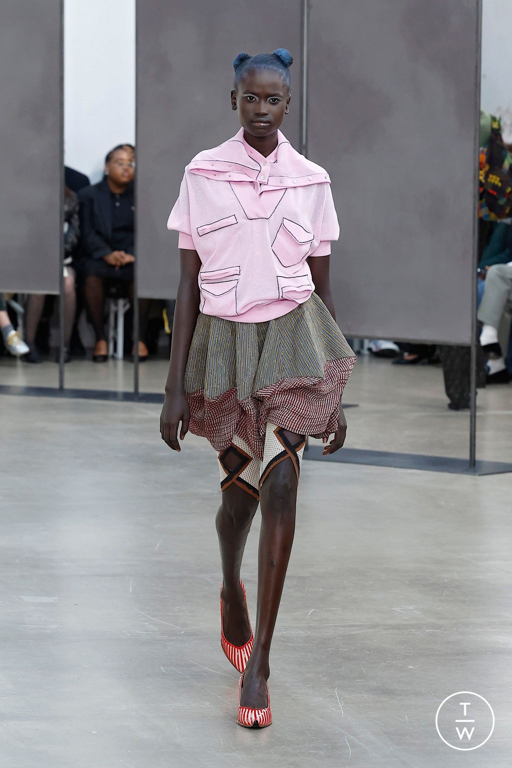Fashion Week Paris Spring/Summer 2026 look 36 from the Kiko Kostadinov collection womenswear