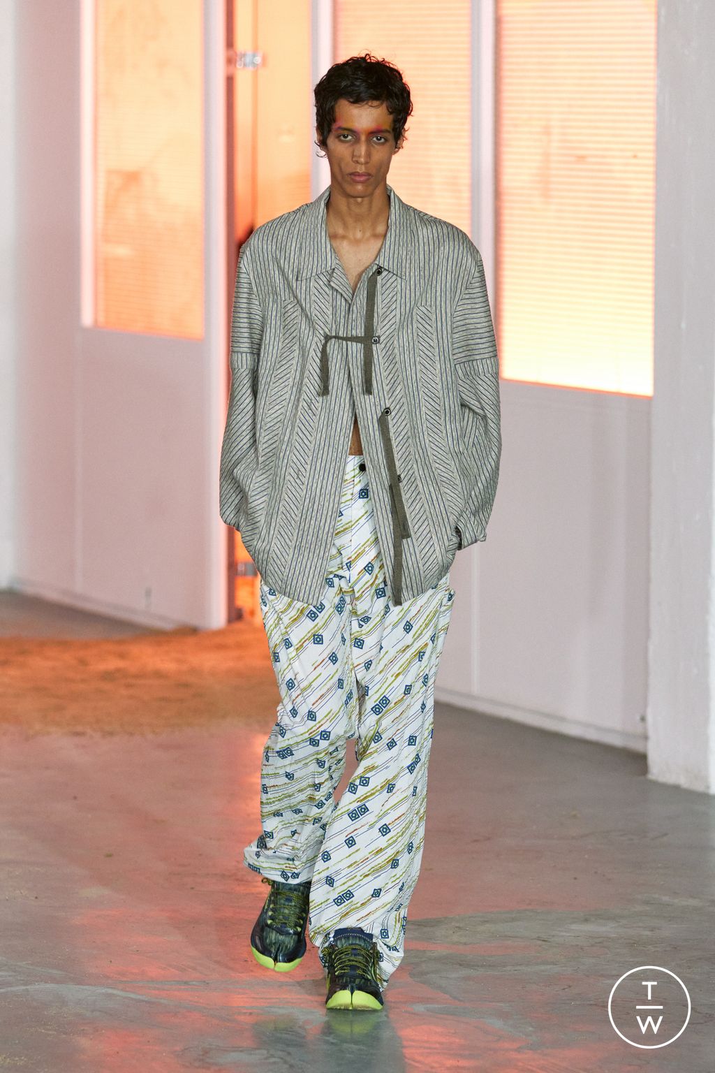 Fashion Week Paris Spring/Summer 2026 look 2 from the Kiko Kostadinov collection menswear