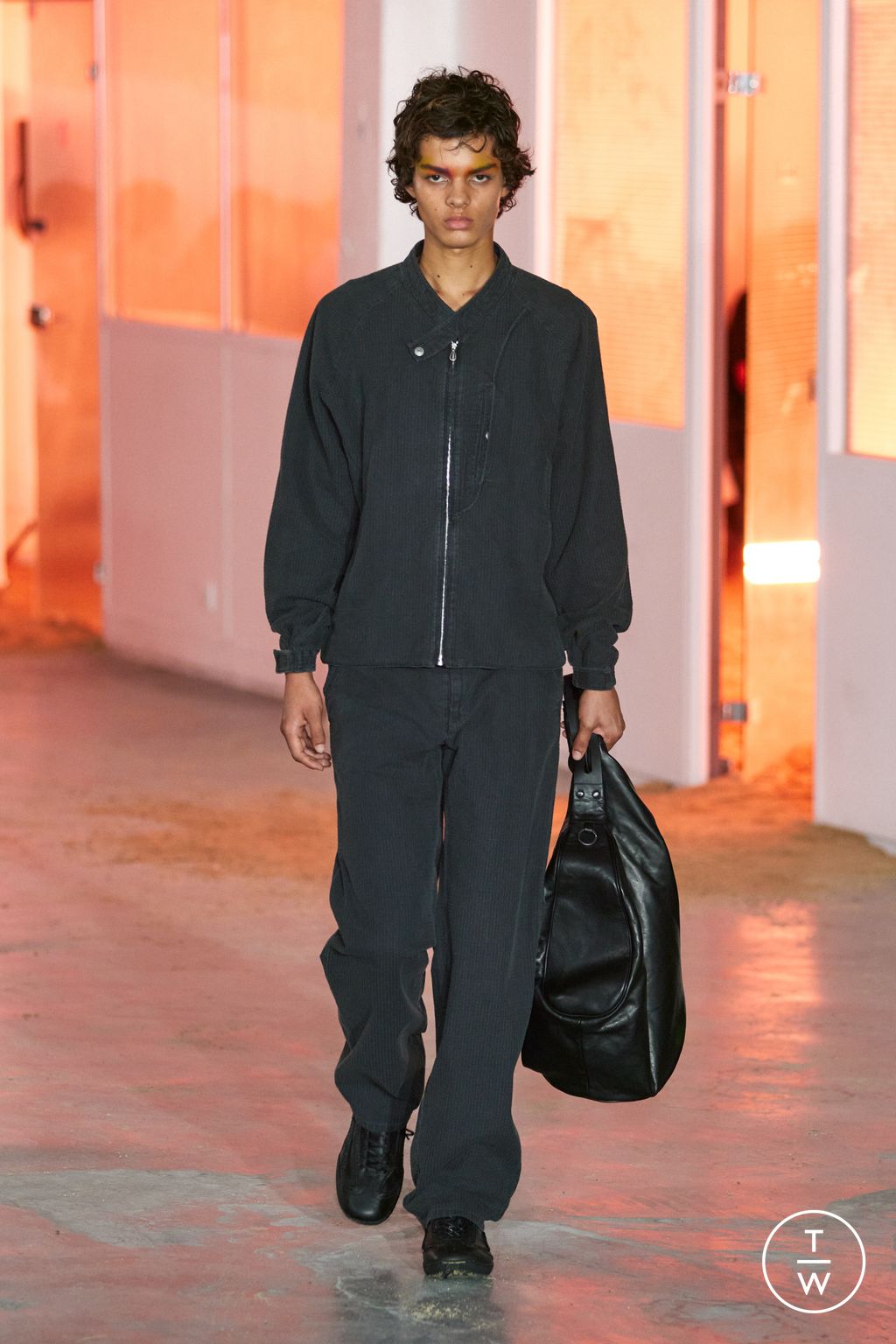Fashion Week Paris Spring/Summer 2026 look 6 from the Kiko Kostadinov collection 男装