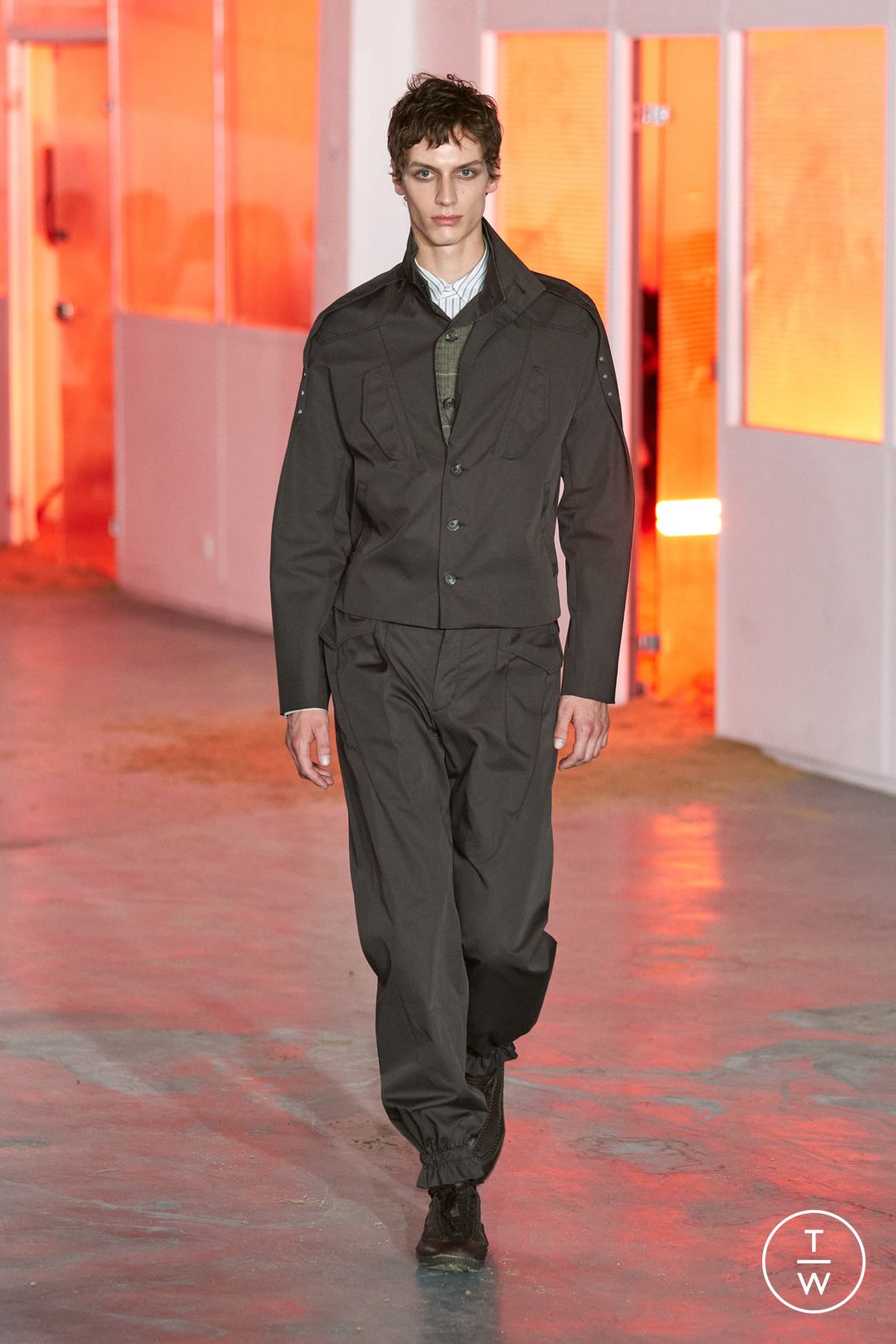 Fashion Week Paris Spring/Summer 2026 look 21 from the Kiko Kostadinov collection menswear