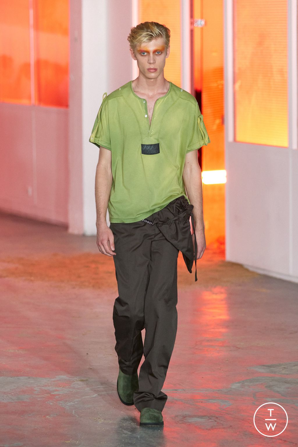 Fashion Week Paris Spring/Summer 2026 look 22 from the Kiko Kostadinov collection menswear