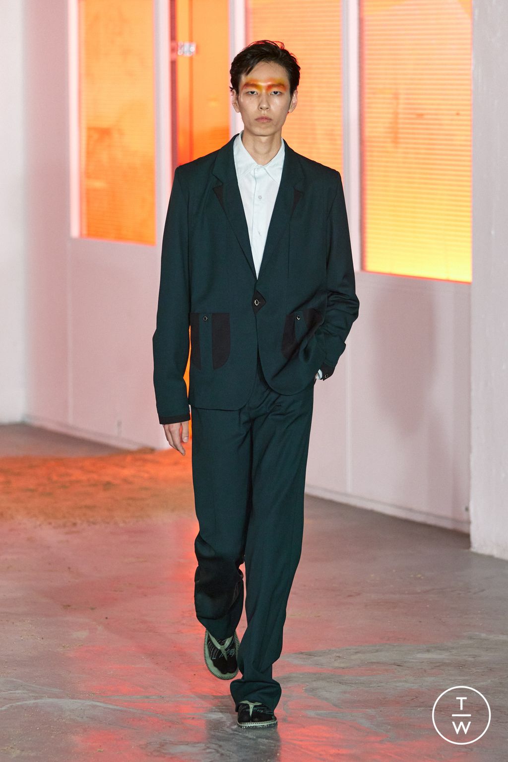 Fashion Week Paris Spring/Summer 2026 look 26 from the Kiko Kostadinov collection menswear