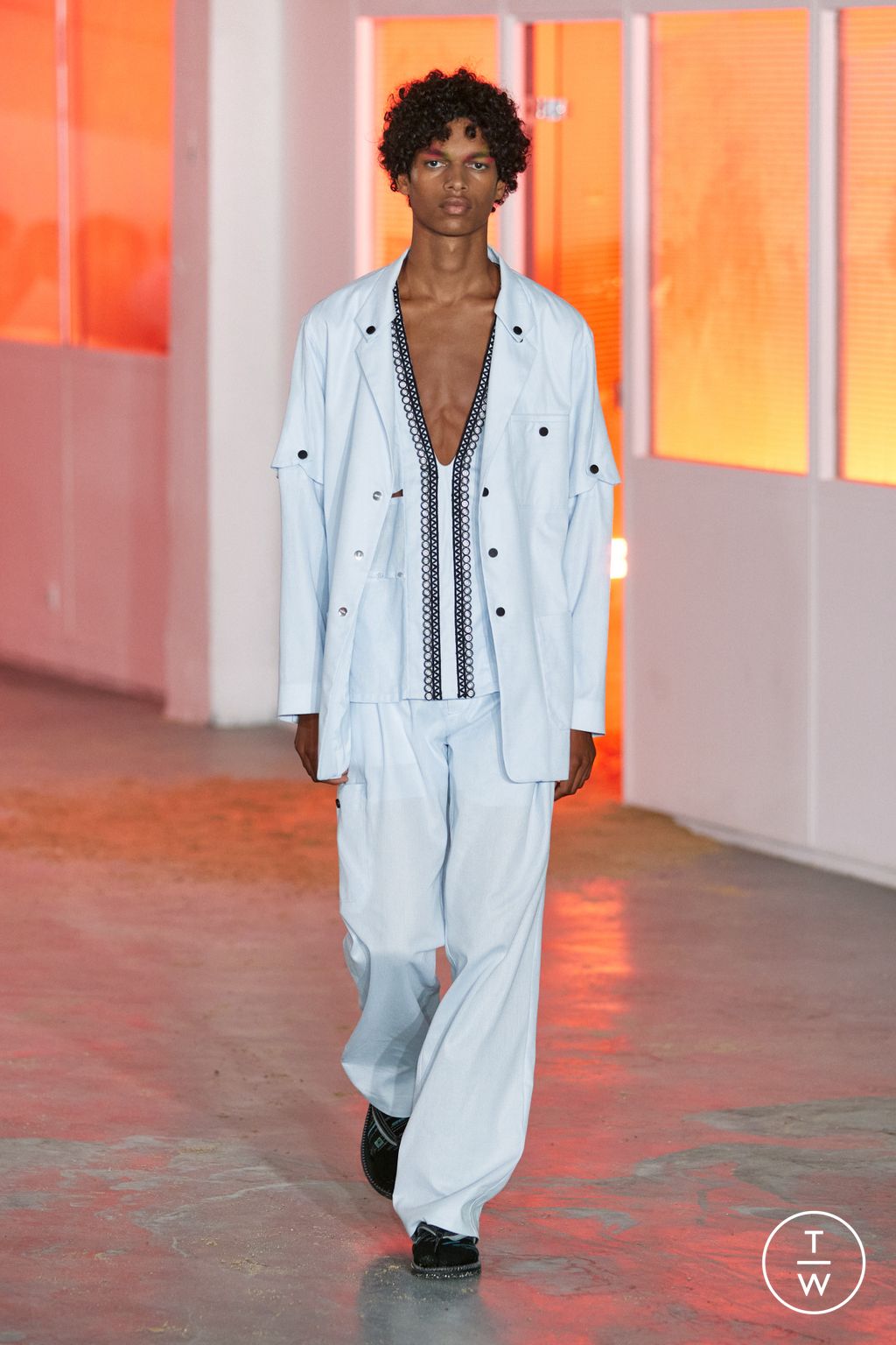 Fashion Week Paris Spring/Summer 2026 look 29 from the Kiko Kostadinov collection menswear