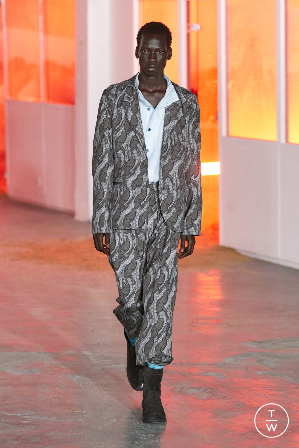 Fashion Week Paris Spring/Summer 2026 look 34 from the Kiko Kostadinov collection menswear
