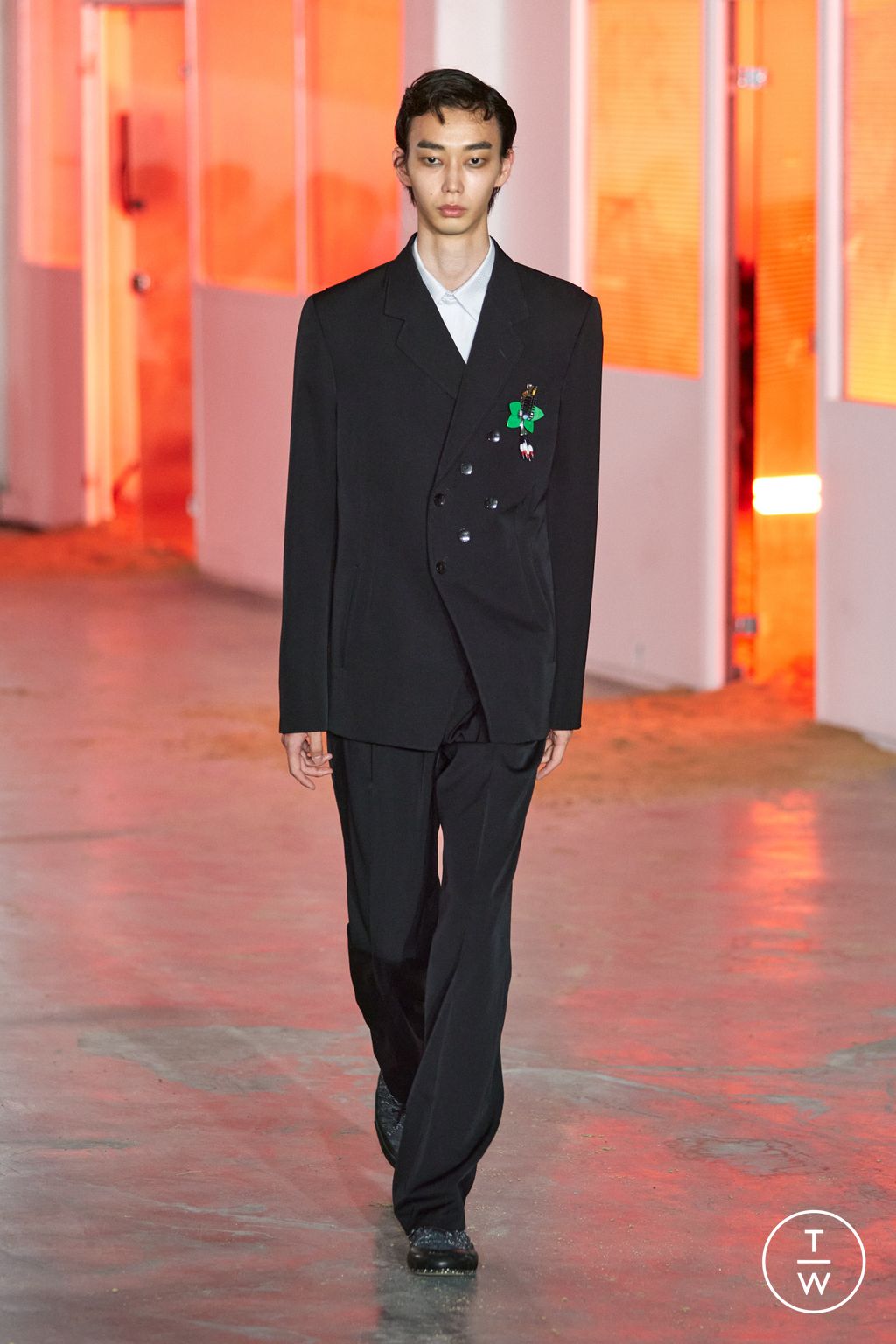Fashion Week Paris Spring/Summer 2026 look 35 from the Kiko Kostadinov collection menswear