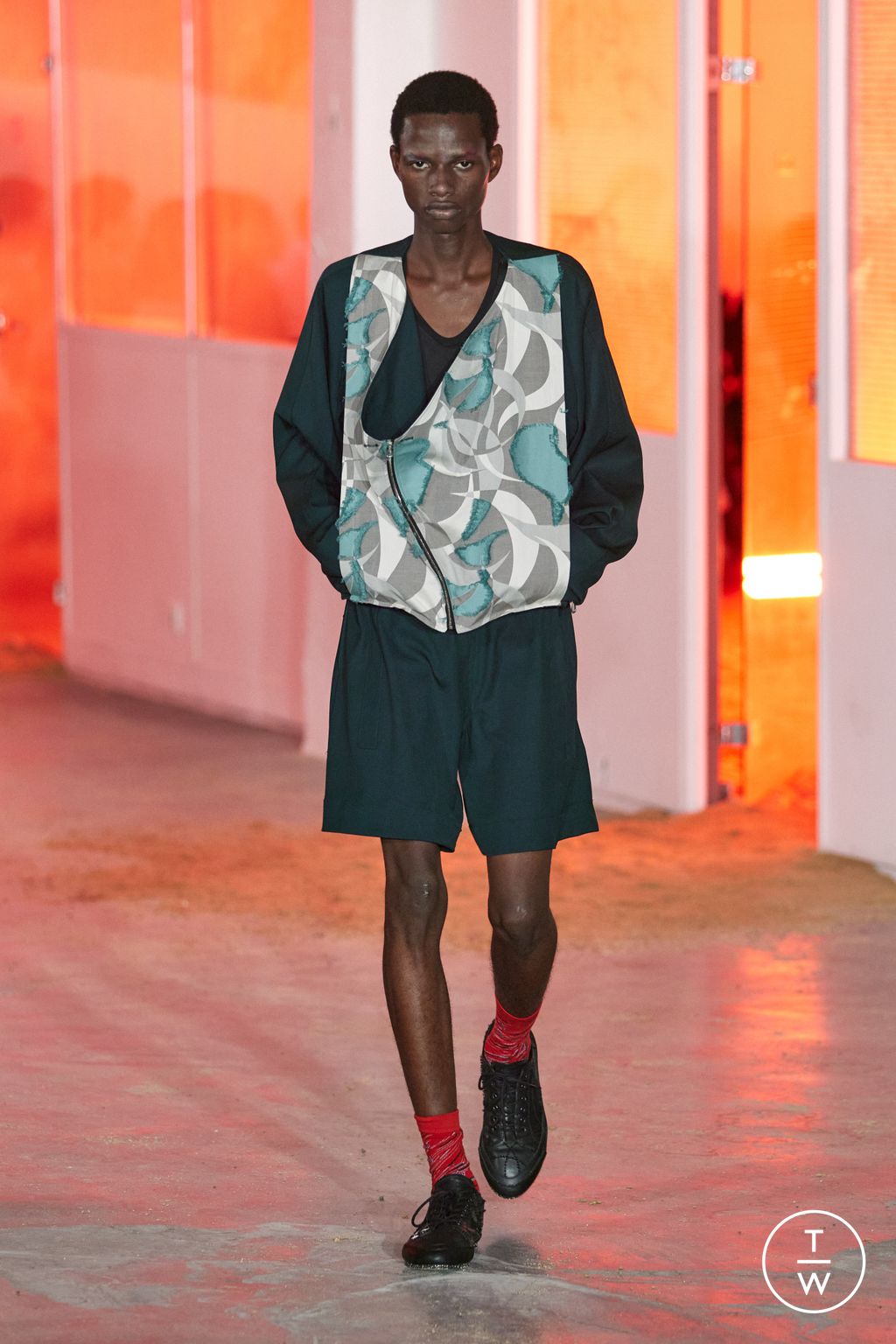 Fashion Week Paris Spring/Summer 2026 look 41 from the Kiko Kostadinov collection menswear