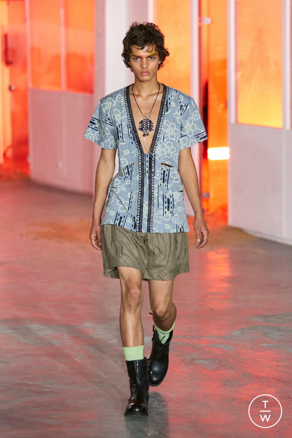 Fashion Week Paris Spring/Summer 2026 look 43 de la collection Kiko Kostadinov menswear