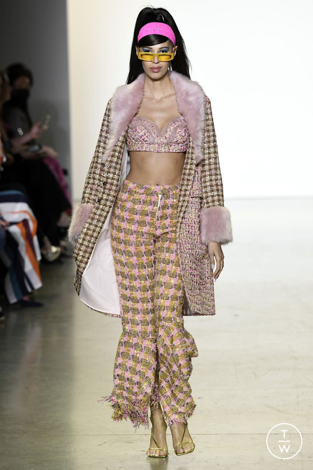 Fashion Week New York Fall/Winter 2022 look 8 de la collection Kim Shui womenswear