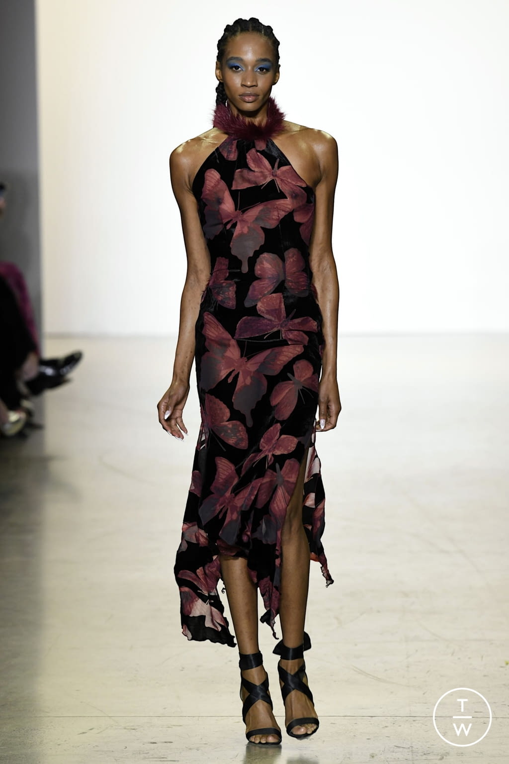 Fashion Week New York Fall/Winter 2022 look 33 de la collection Kim Shui womenswear