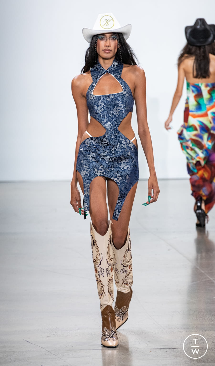 Fashion Week New York Spring/Summer 2022 look 11 from the Kim Shui collection 女装