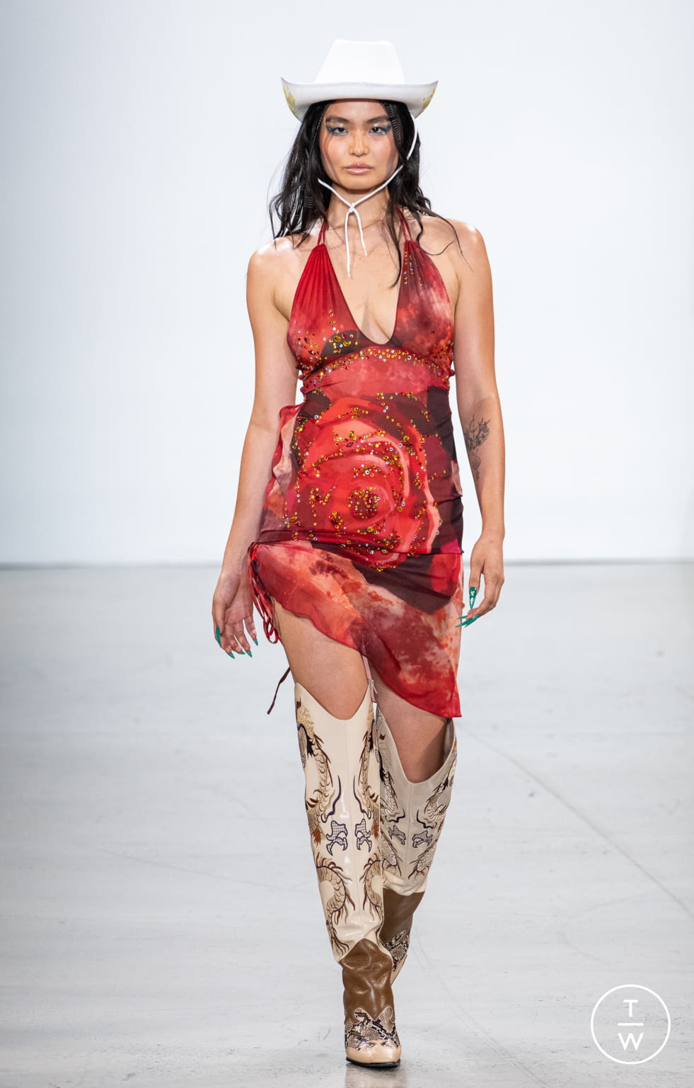 Fashion Week New York Spring/Summer 2022 look 12 from the Kim Shui collection 女装
