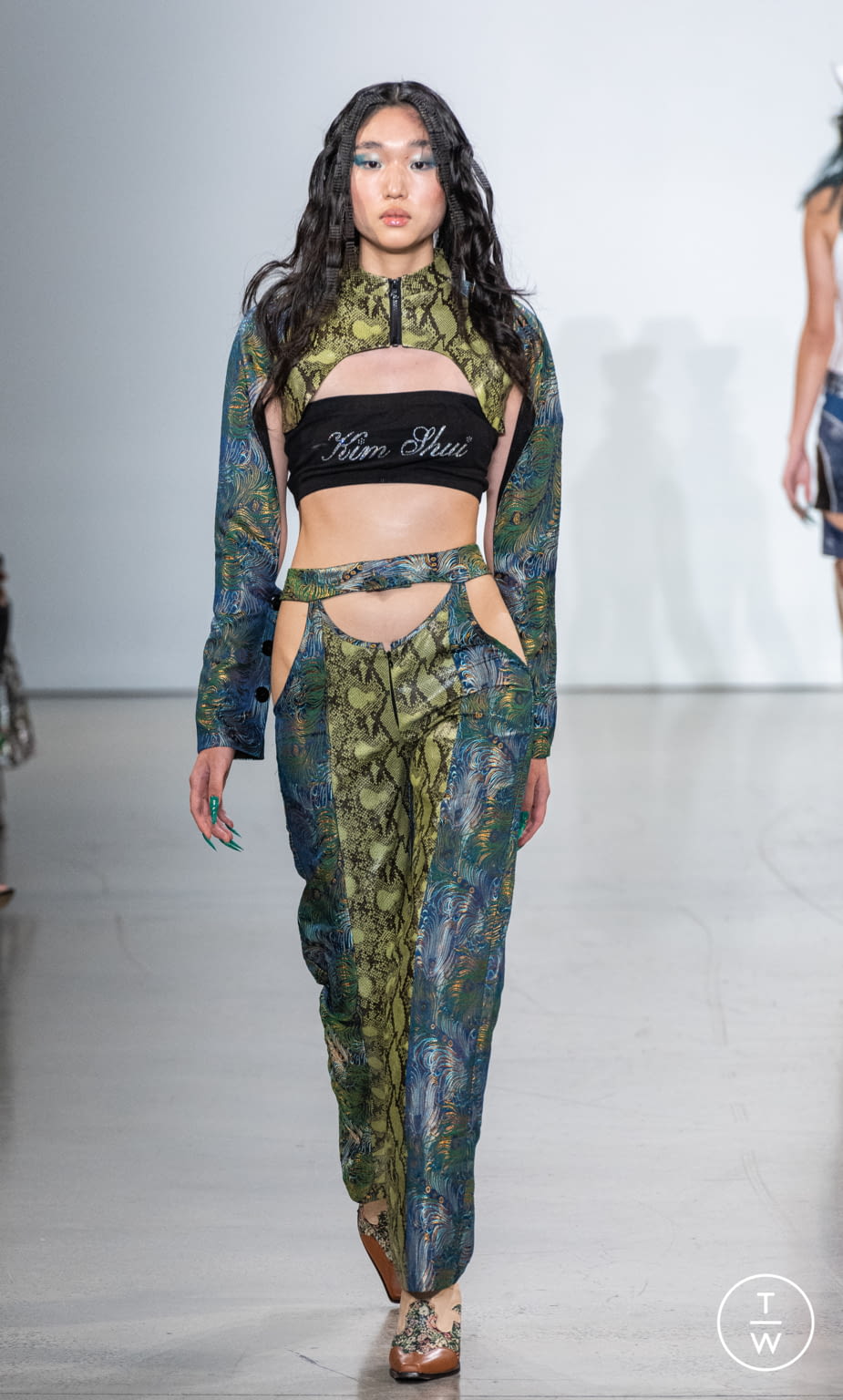 Fashion Week New York Spring/Summer 2022 look 14 de la collection Kim Shui womenswear
