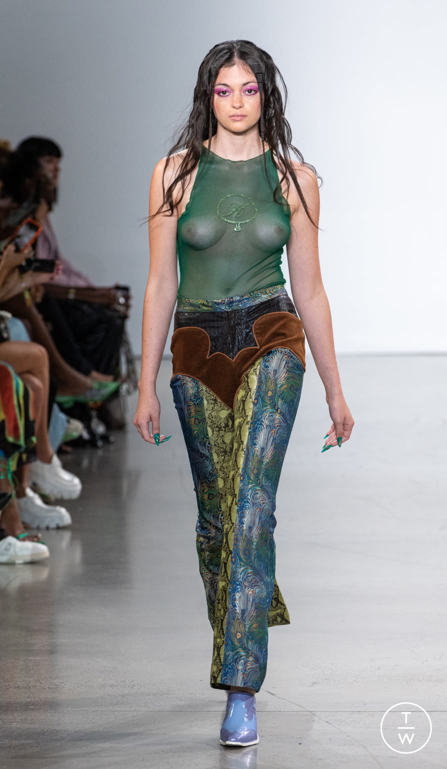 Fashion Week New York Spring/Summer 2022 look 18 de la collection Kim Shui womenswear