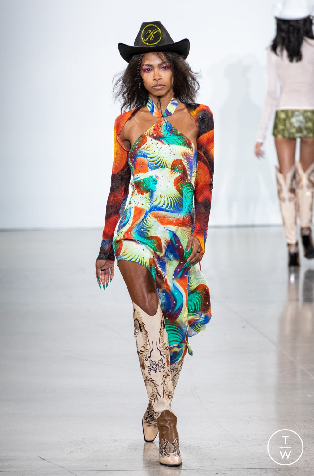 Fashion Week New York Spring/Summer 2022 look 26 from the Kim Shui collection 女装