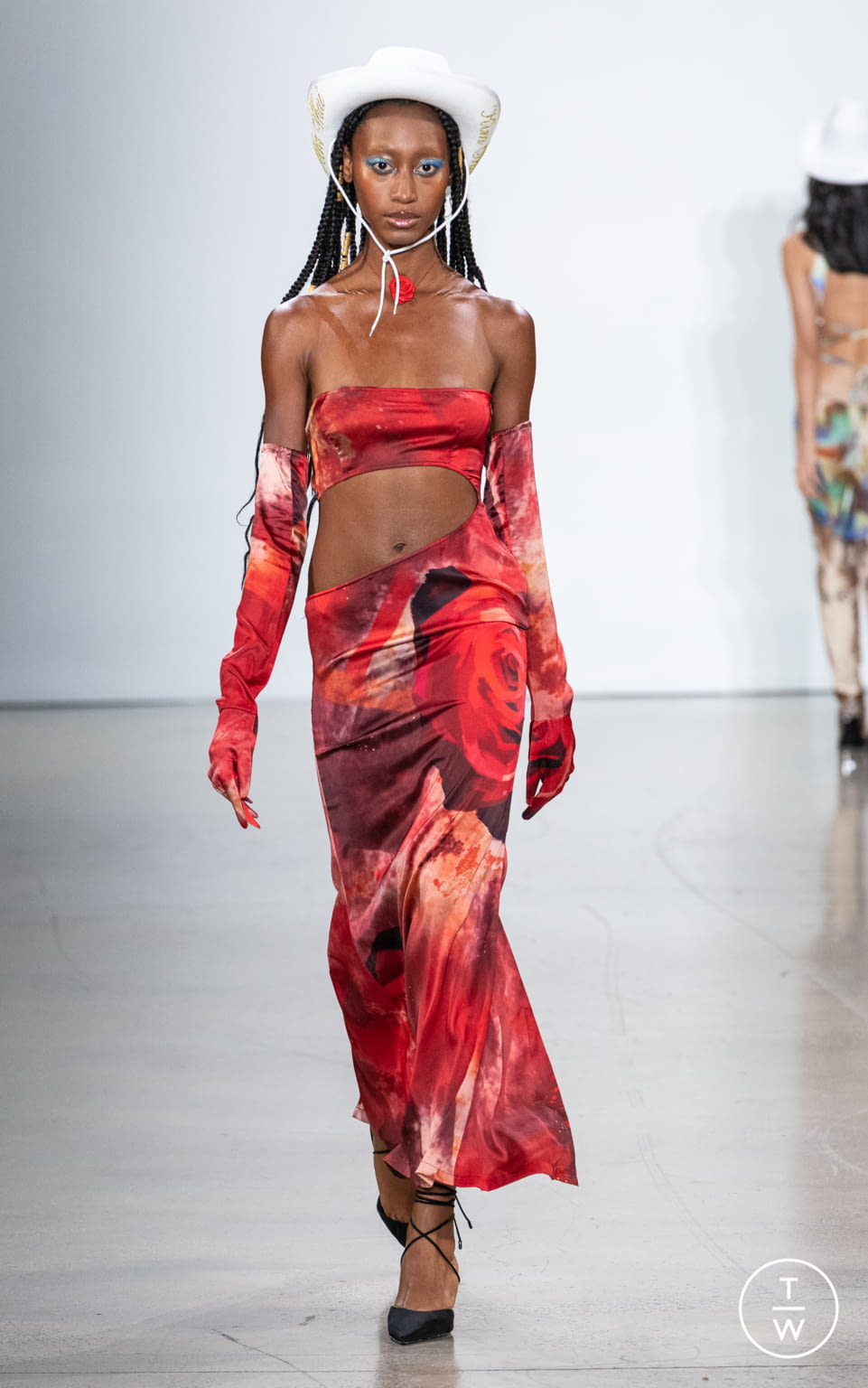 Fashion Week New York Spring/Summer 2022 look 35 from the Kim Shui collection 女装