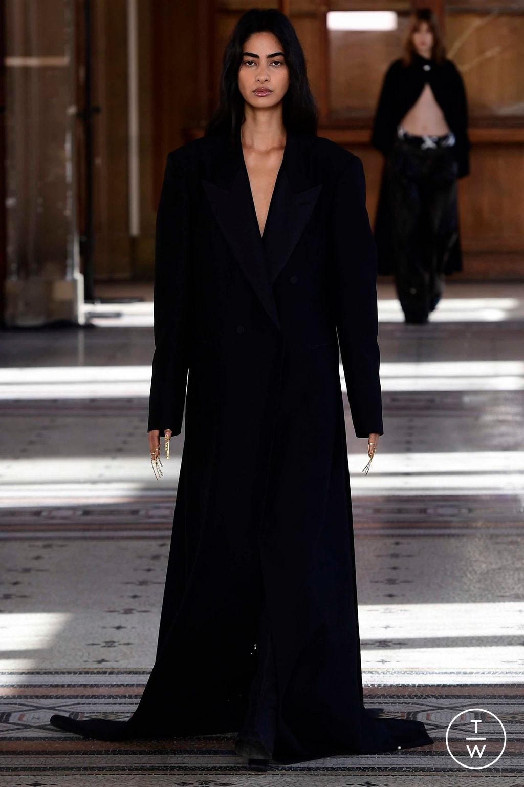 Fashion Week Paris Fall/Winter 2023 look 4 de la collection Kimhekim womenswear