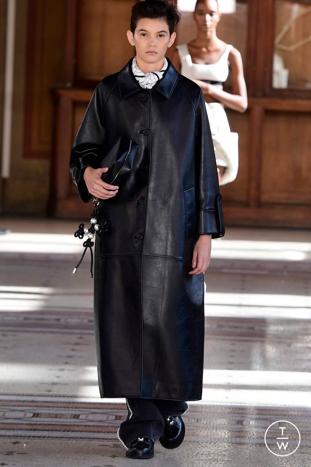 Fashion Week Paris Fall/Winter 2023 look 21 from the Kimhekim collection 女装