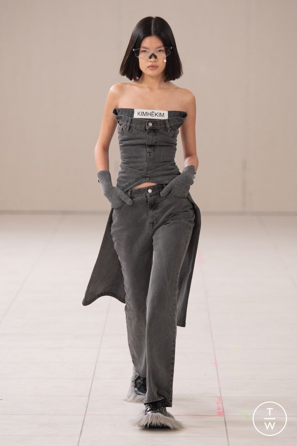 Fashion Week Paris Fall/Winter 2024 look 6 from the Kimhekim collection womenswear