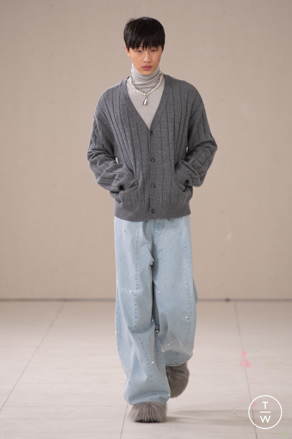 Fashion Week Paris Fall/Winter 2024 look 7 from the Kimhekim collection 女装