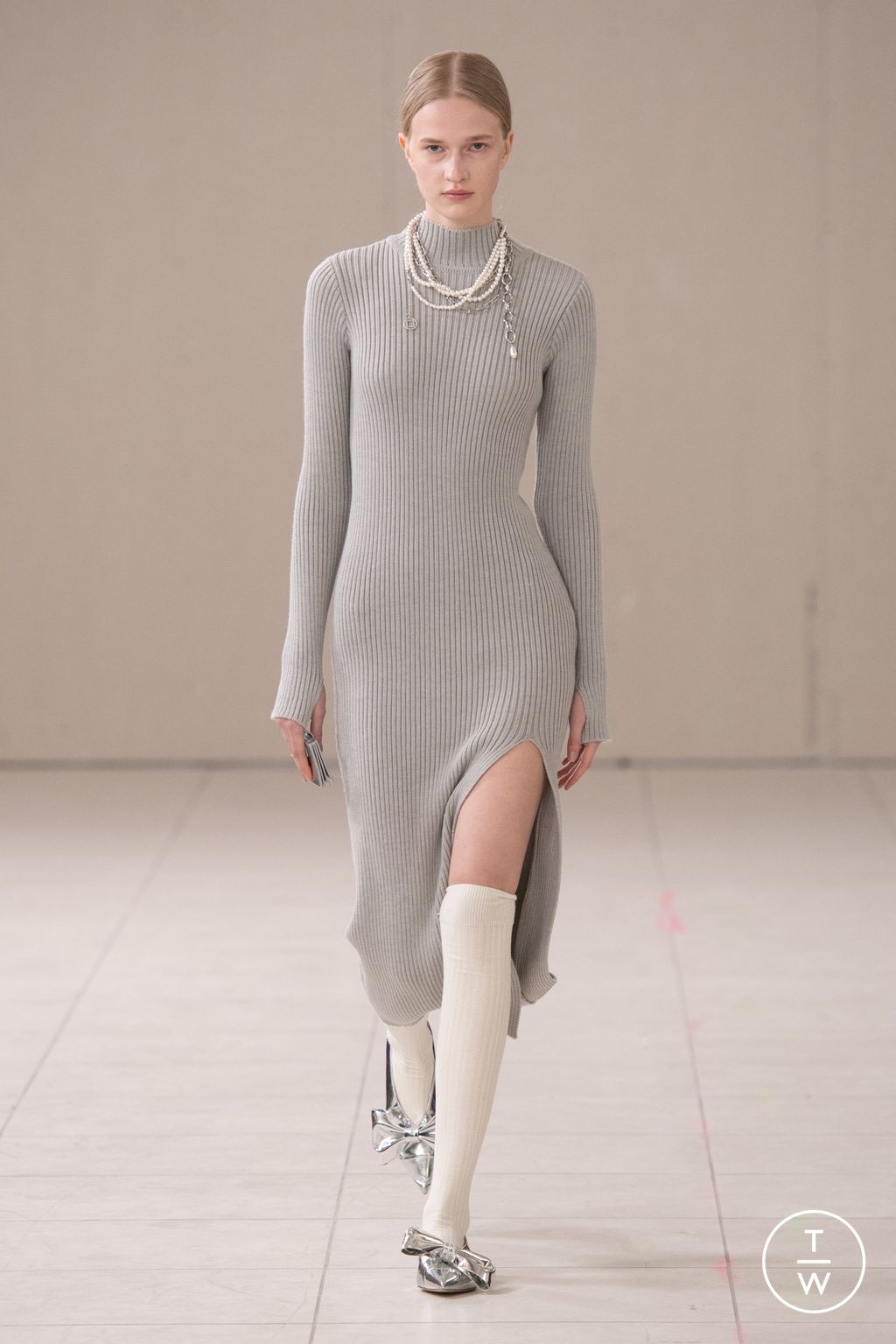 Fashion Week Paris Fall/Winter 2024 look 8 from the Kimhekim collection 女装