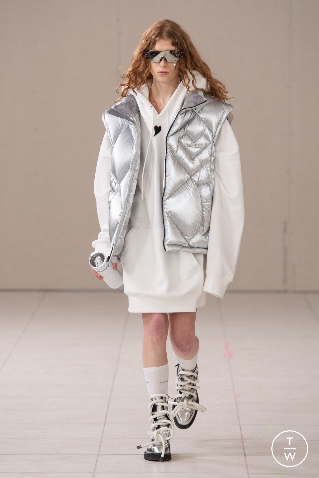Fashion Week Paris Fall/Winter 2024 look 9 from the Kimhekim collection 女装