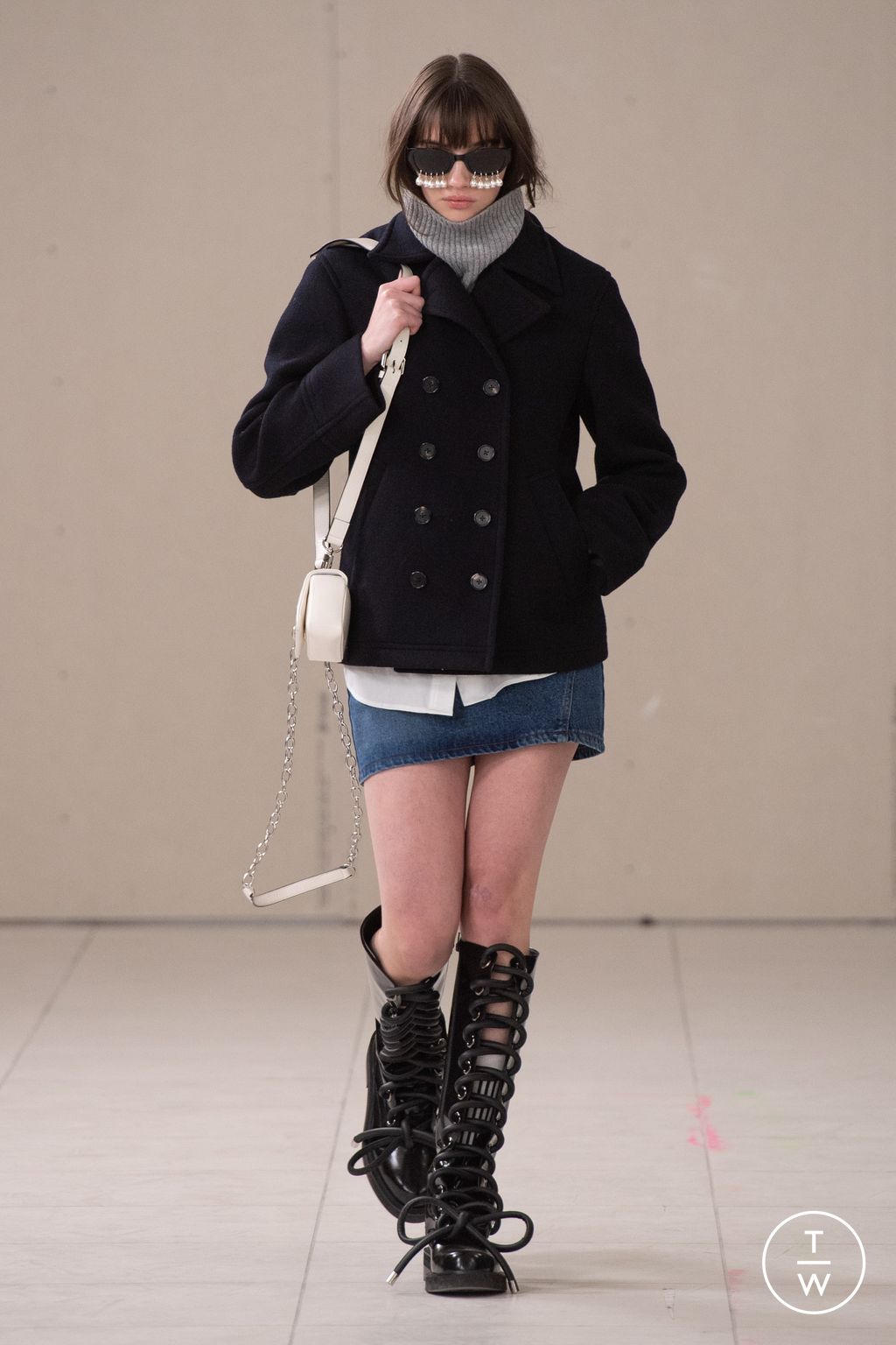 Fashion Week Paris Fall/Winter 2024 look 10 from the Kimhekim collection 女装