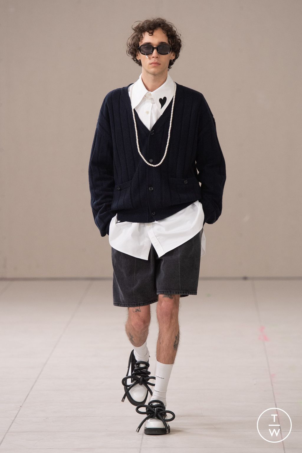 Fashion Week Paris Fall/Winter 2024 look 11 from the Kimhekim collection 女装