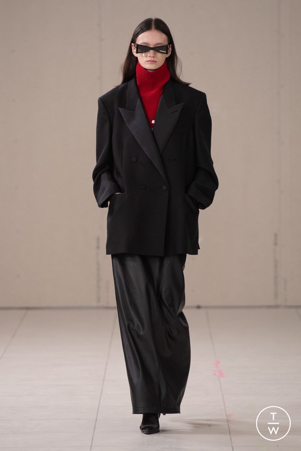 Fashion Week Paris Fall/Winter 2024 look 12 from the Kimhekim collection womenswear