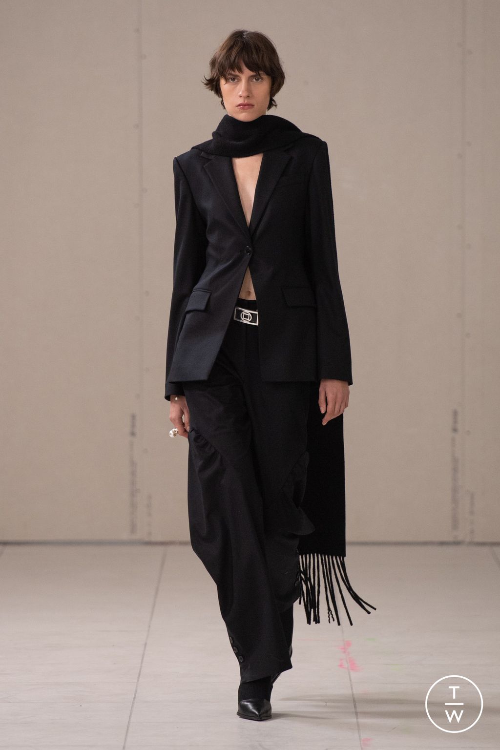 Fashion Week Paris Fall/Winter 2024 look 24 from the Kimhekim collection 女装