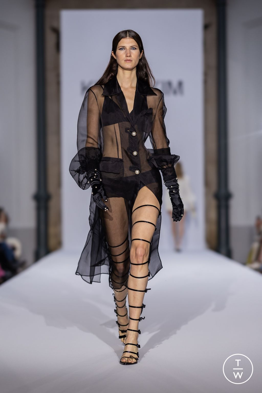 Fashion Week Paris Spring/Summer 2024 look 3 from the Kimhekim collection womenswear