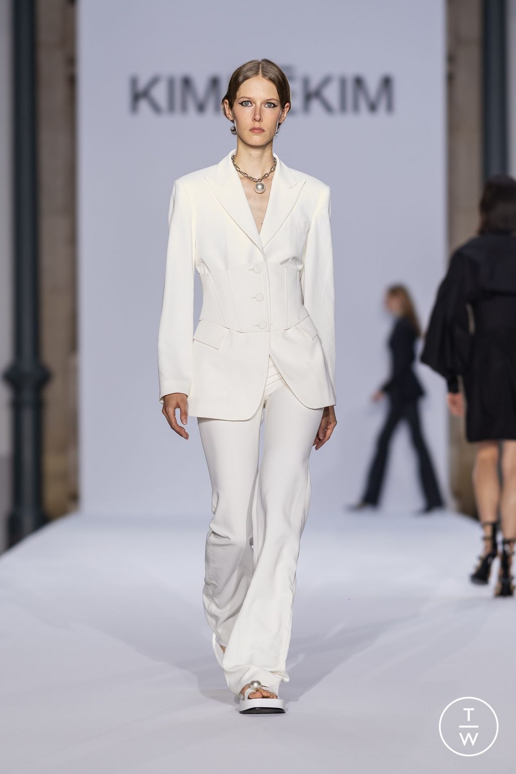 Fashion Week Paris Spring/Summer 2024 look 9 from the Kimhekim collection womenswear
