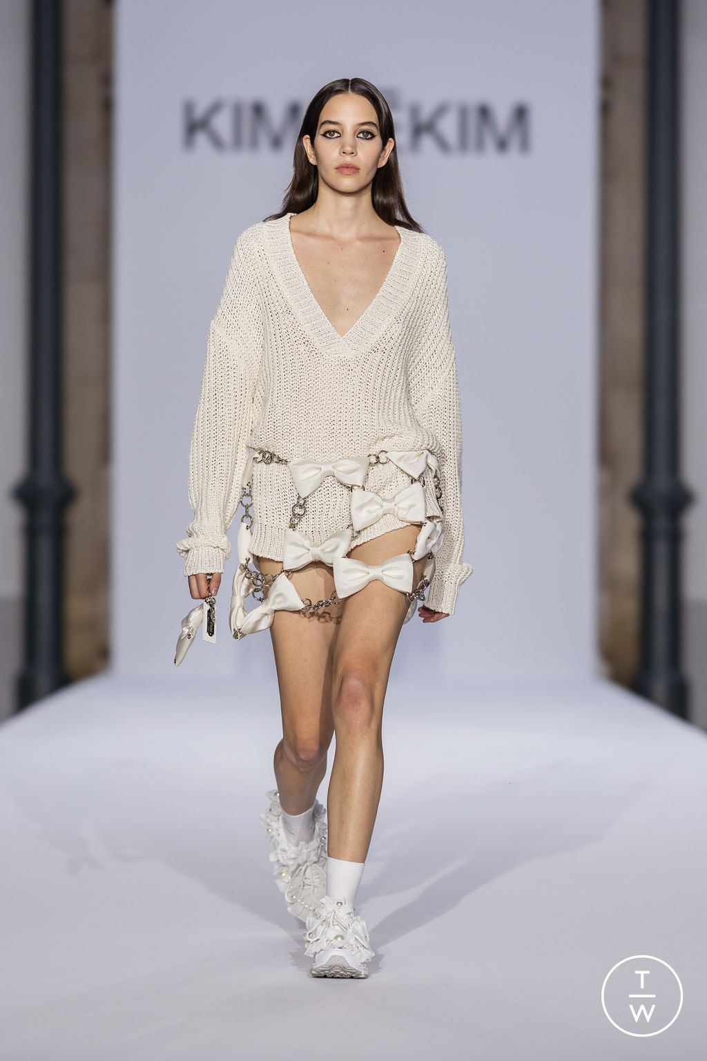 Fashion Week Paris Spring/Summer 2024 look 17 from the Kimhekim collection womenswear
