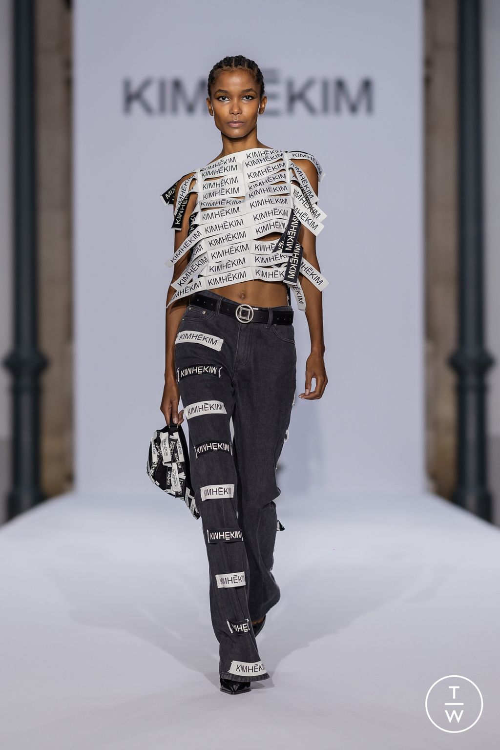 Fashion Week Paris Spring/Summer 2024 look 21 from the Kimhekim collection womenswear