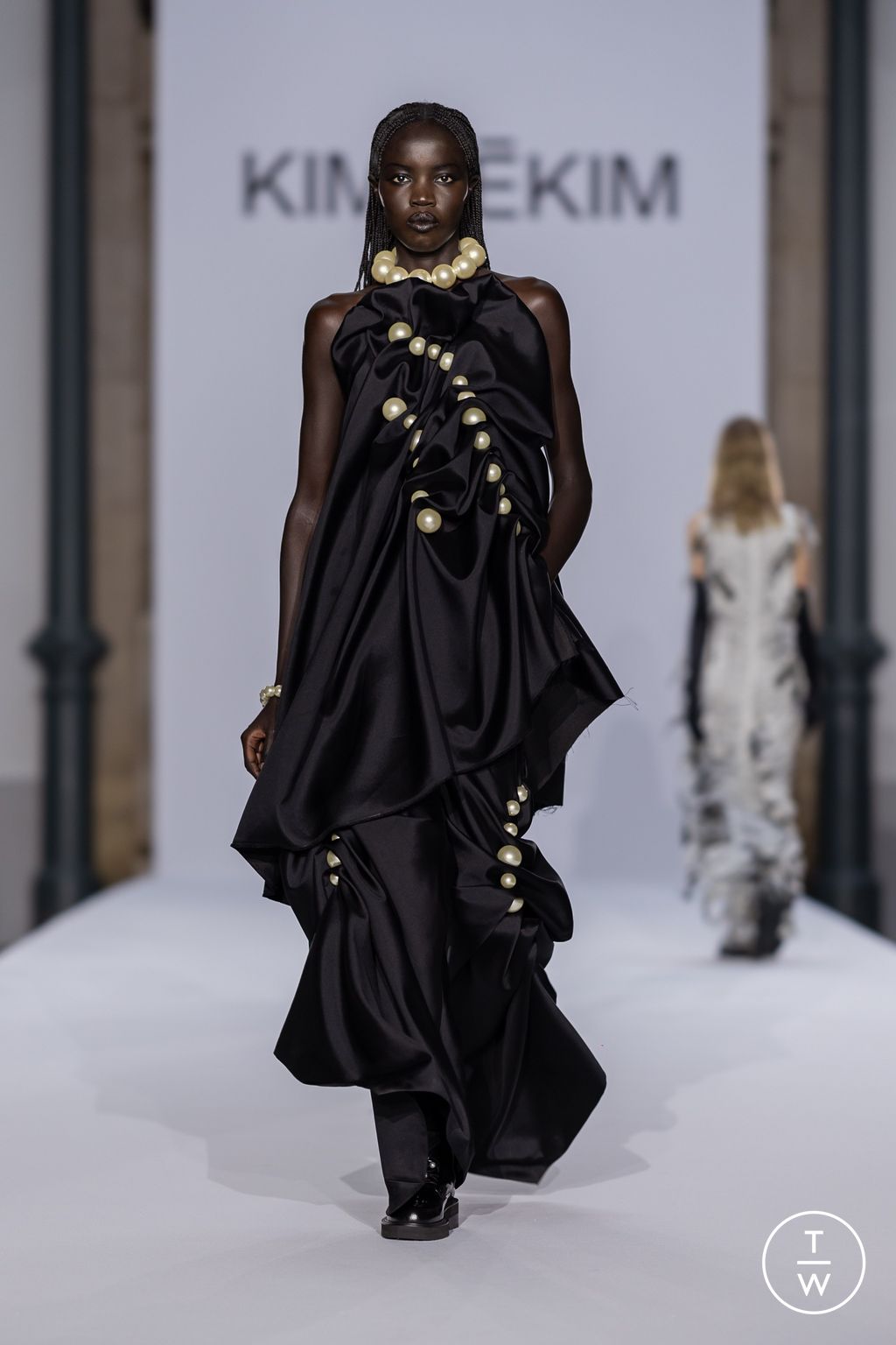 Fashion Week Paris Spring/Summer 2024 look 23 from the Kimhekim collection womenswear