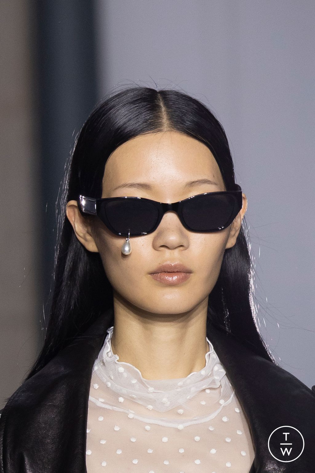 Fashion Week Paris Spring/Summer 2024 look 20 from the Kimhekim collection 女装配饰